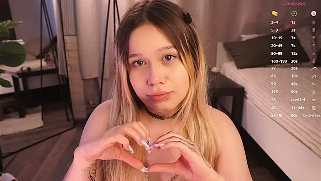 Show modela Love_audirs6 na web-kameri