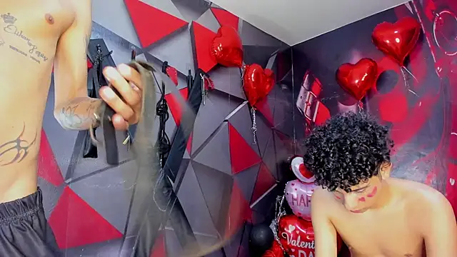 Hot_Boys_Without_Limits élő XXX-chatje