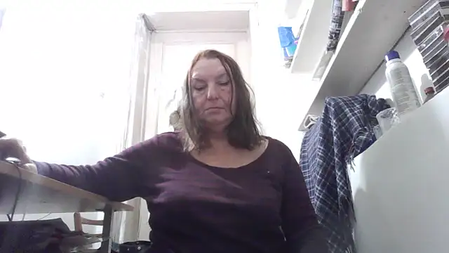 AnnaLive570 Adlı Modelin Canlı XXX Sohbeti