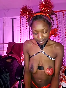 oliviaprettypussy 即時 XXX 聊  天