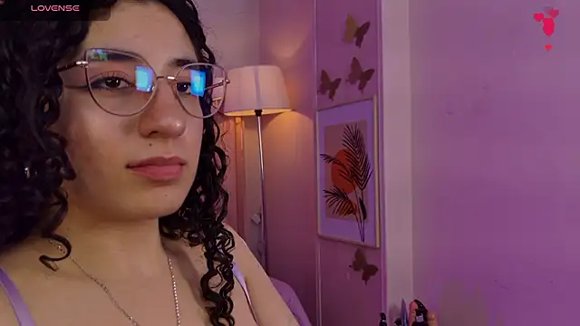 Chat XXX ao vivo de DemiJones_