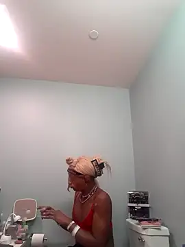 ItsBarbieBitcxxxx69 Adlı Modelin Canlı XXX Sohbeti