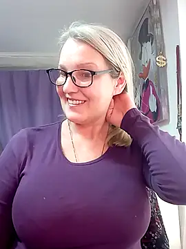 irinamaux Show in webcam