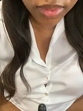 Chat +18 de CaramelGoddess1 ao vivo