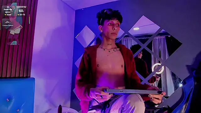 Max_Steell Pertunjukan Webcam