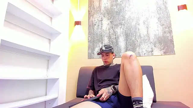 DANTE_ARMSTRONG Adlı Modelin Canlı XXX Sohbeti