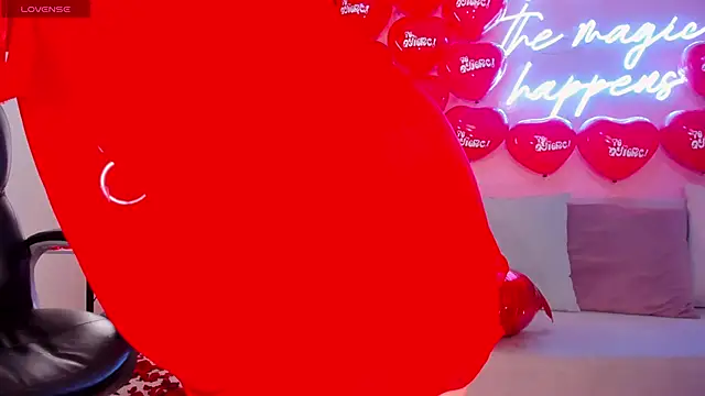 Chat +18 de ZaraKafruni ao vivo