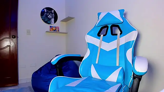 harry_jonshon69 Adlı Modelin Canlı XXX Sohbeti