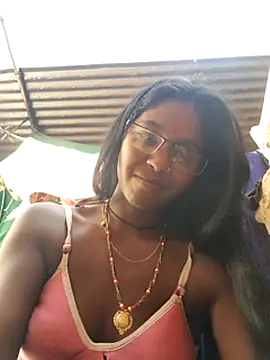 Fasfas2: διαδικτυακό σόου στην κάμερα