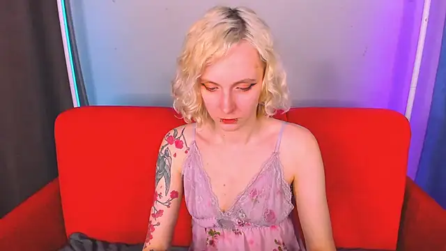 LikiLipsn Live XXX chat