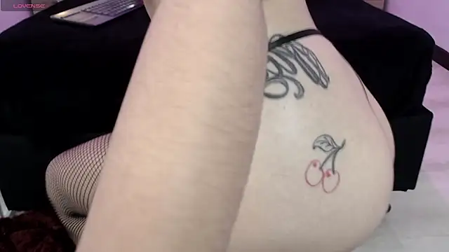 SCARLETT_INK_ élő XXX-chatje