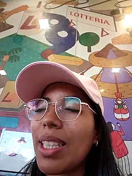 Chatroom XXX en direct de SheenaBrooke