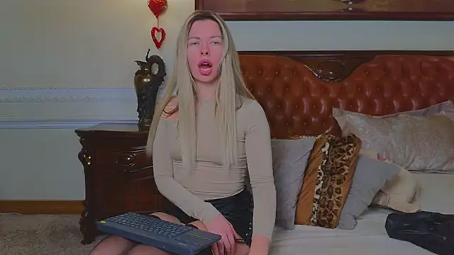 Real_Tini Adlı Modelin Canlı XXX Sohbeti