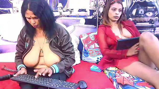 IndianVanya4u2u's Webcam Show