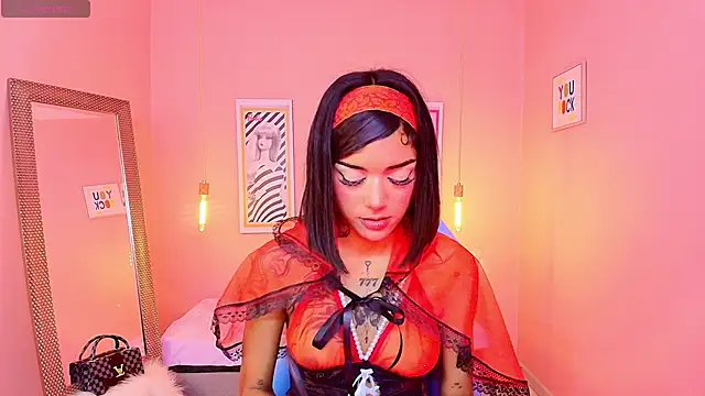 Milu_carbajal_x Adlı Modelin Canlı XXX Sohbeti