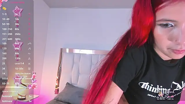 Daisy_Harlow Show in webcam