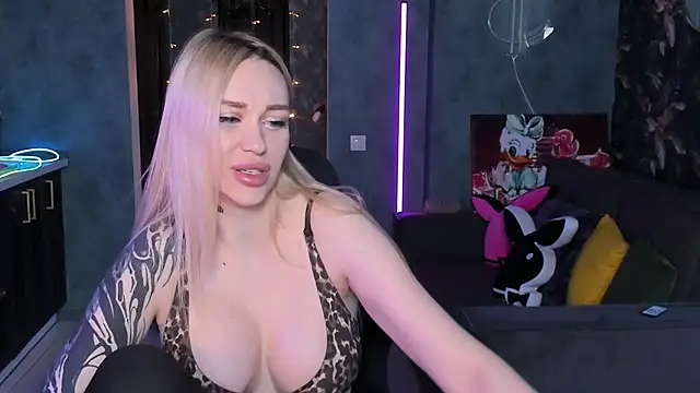 Blckmirrorr's Live XXX Chat