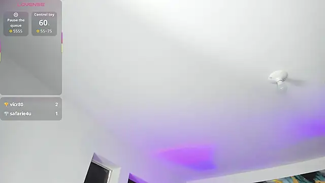 Chat +18 de IsaDiiaz ao vivo