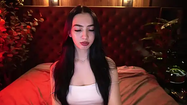 XXX chat uživo modela WildKittenX_