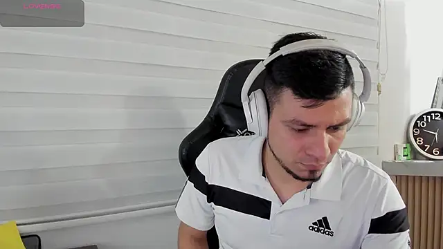 Chat +18 de Rick_Adams ao vivo