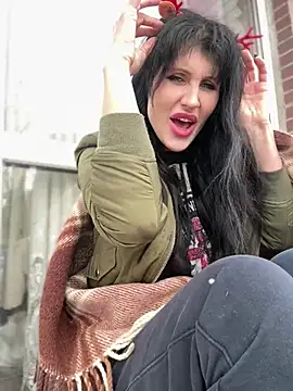 Kamila151 Adlı Modelin Canlı XXX Sohbeti