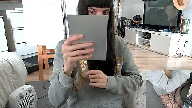 CeriseLapineのライブXXXチャット