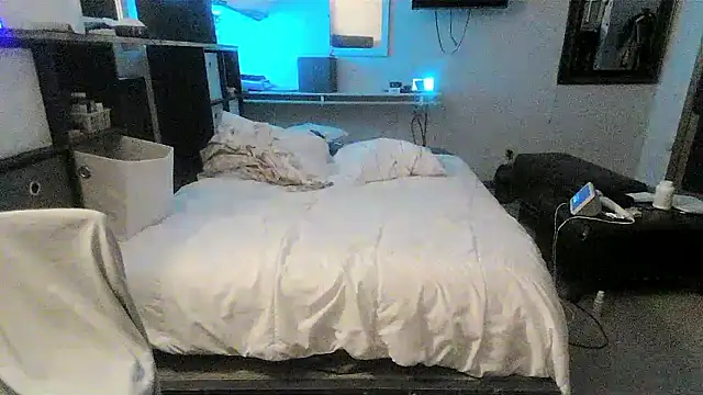 Chatroom XXX en direct de sissytrapdolly24