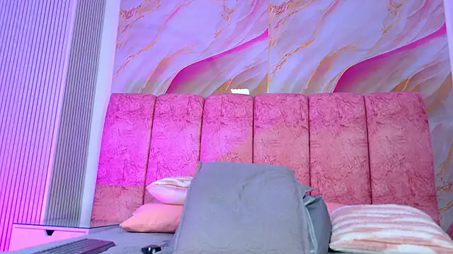 emmacurvy Chat XXX live