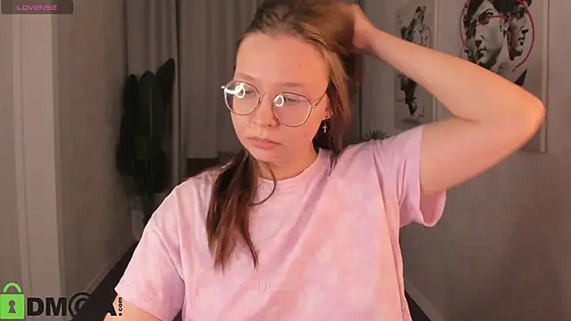 Nuura_Moore: онлайн-секс-чат