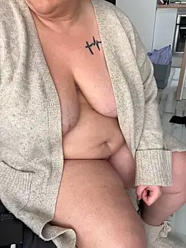 sweeti_Em – webcam-show