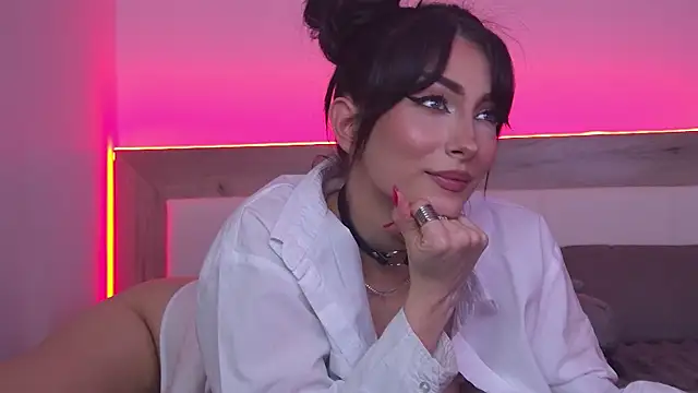 AnyaLobb: онлайн-секс-чат