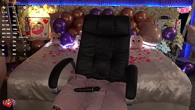 Онлайн чат XXX FoxyShy