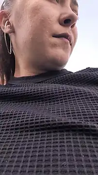 Risky_julia2330 即時 XXX 聊天