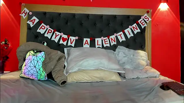 Chat +18 de YayaHilton ao vivo