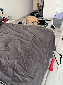 Show modela sweeti_Em na web-kameri