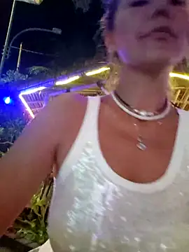 CelynaRoss Adlı Modelin Canlı XXX Sohbeti