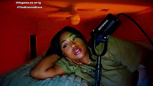 BriannaBrave's Live XXX Chat