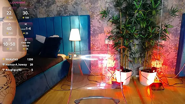 CreamyInkky_: онлайн-секс-чат