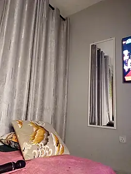 Yoyo-__'s Live XXX Chat