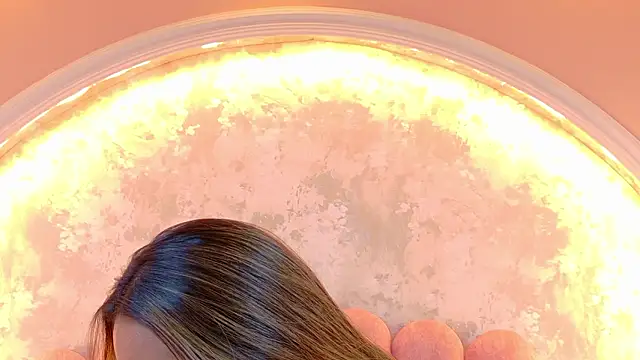 Онлайн чат XXX MiaLaurents