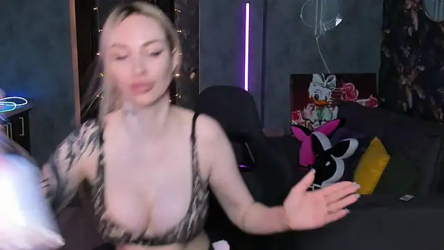 Blckmirrorr: онлайн-секс-чат