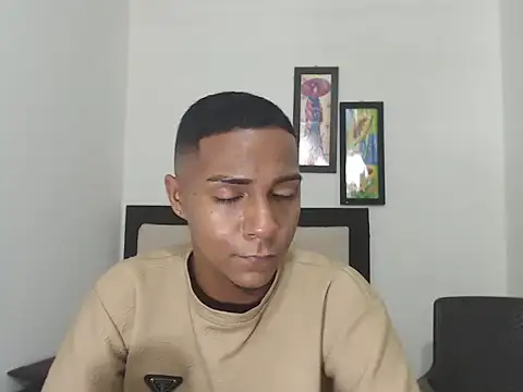 hotboyluxen Live XXX chat