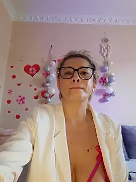 Chat XXX en directo de BellaBellaHot