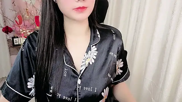 دردشة JENNIE-16 الجنسية المباشرة