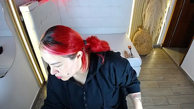 Bruja__Scarlata's Webcam Show