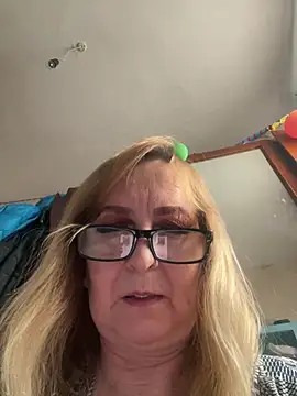 Irina2909@xh: онлайн-секс-чат