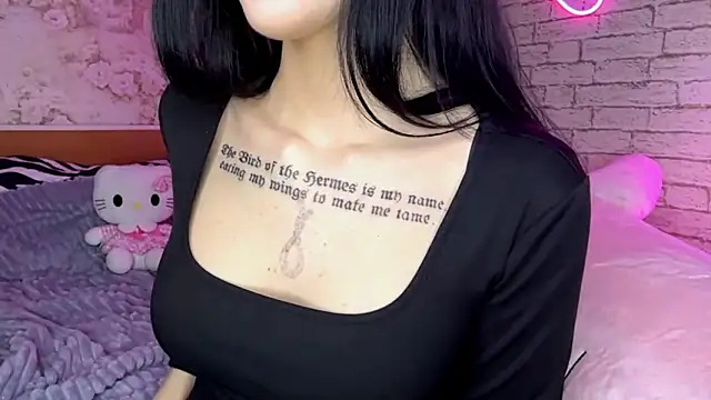 ExiePecue: онлайн-секс-чат