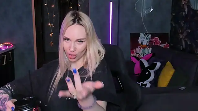 XXX chat uživo modela Blckmirrorr