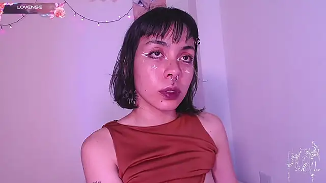 dark__nymph Adlı Modelin Canlı XXX Sohbeti