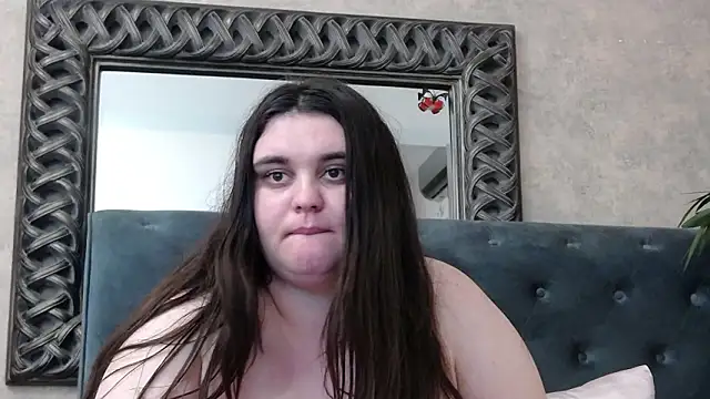 SaraElise Adlı Modelin Canlı XXX Sohbeti